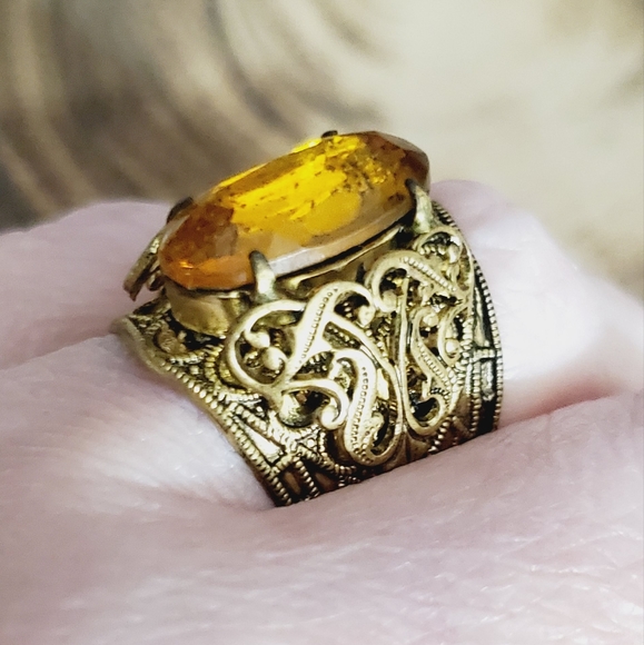 Vintage gold brass amber oval filigree lace textured ring Beautiful adjustable - Picture 10 of 11